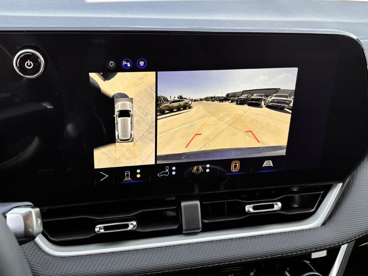 New 2027 Chevrolet Equinox LT w/ Safety and Technology Package FWD image 10