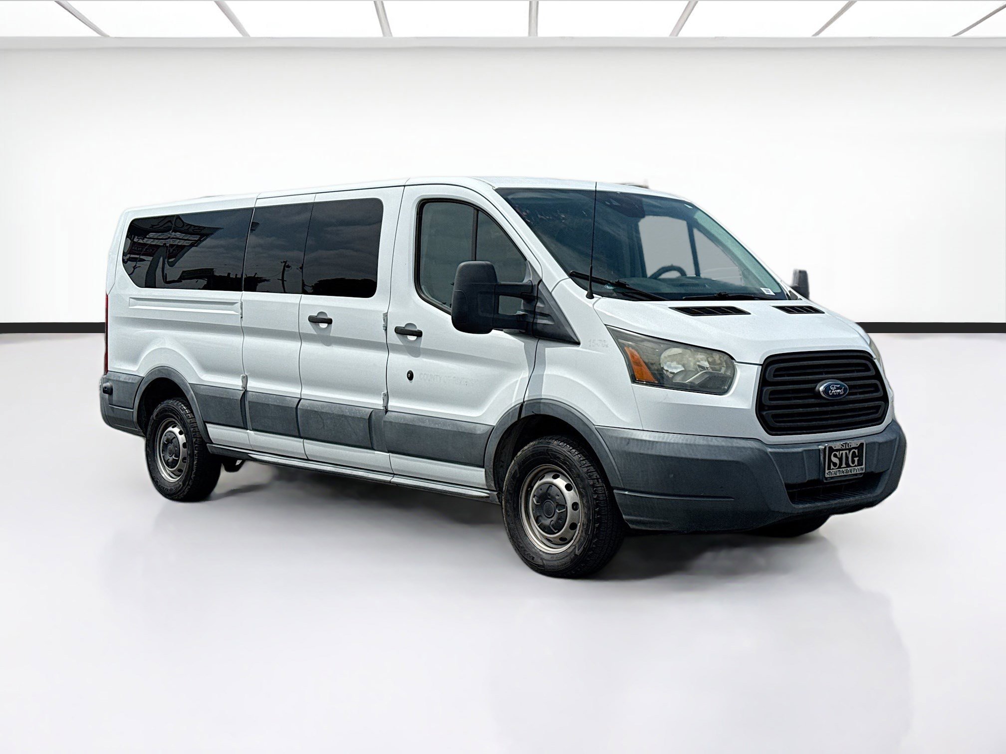 Used 2015 Ford Transit 350 XL image 3