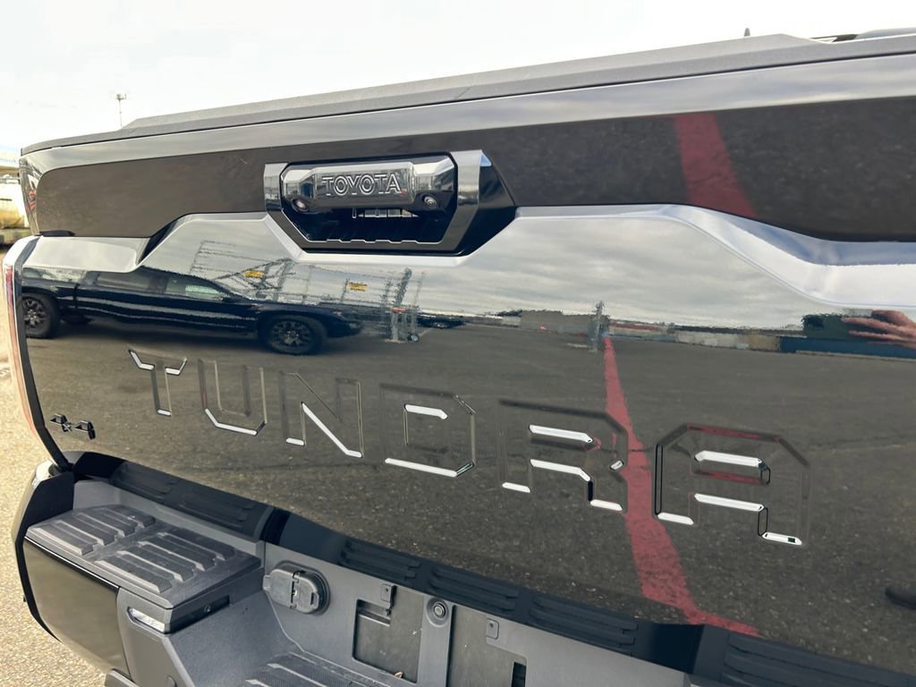 Used 2023 Toyota Tundra Platinum image 32