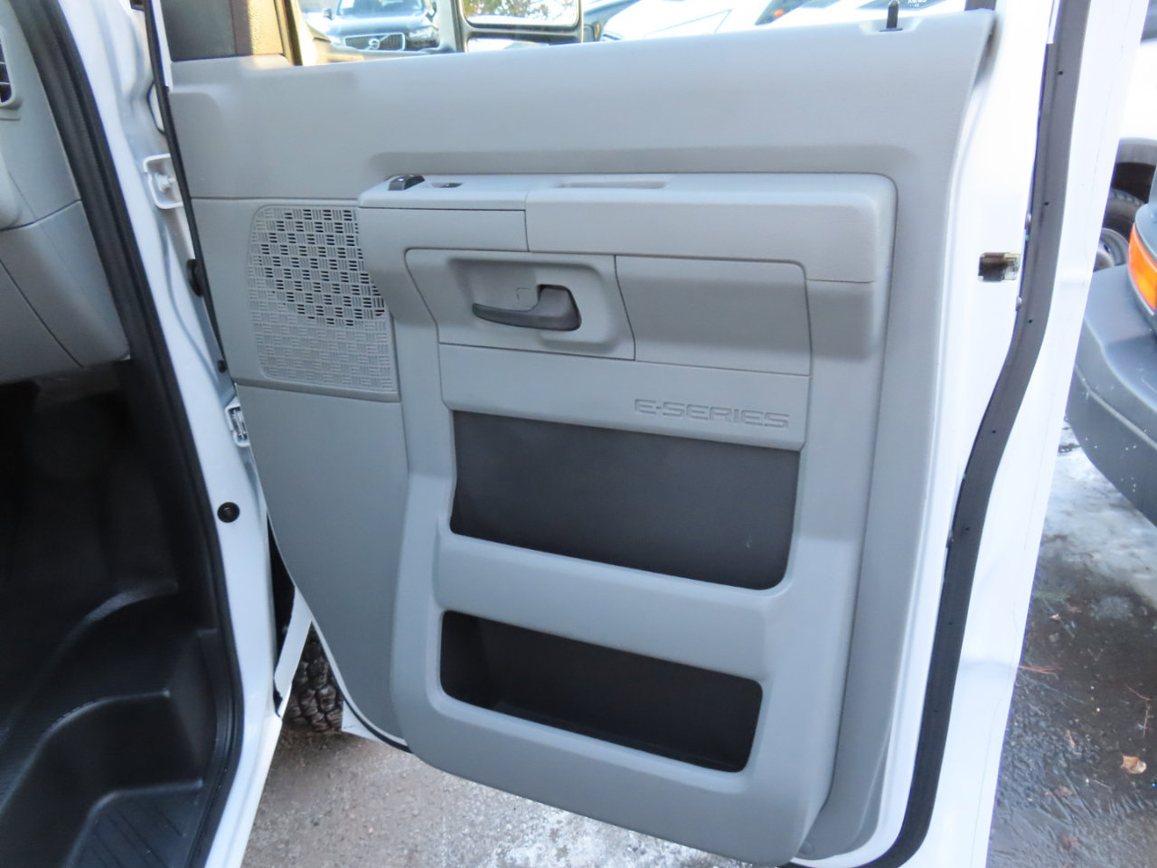 Used 2023 Ford E-350 and Econoline 350 Super Duty w/ Driver's Safety Package image 17