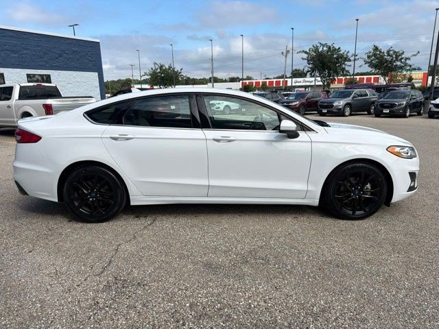 Used 2019 Ford Fusion SE w/ Equipment Group 151A FWD image 6