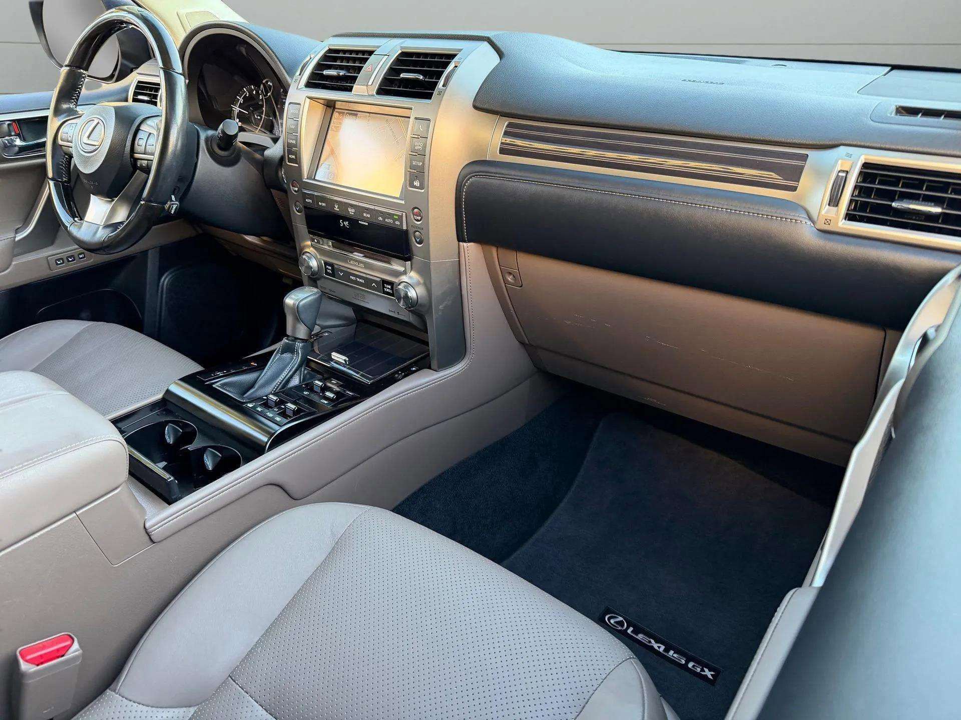 Used 2021 Lexus GX 460 Luxury w/ Sport Design Package image 2