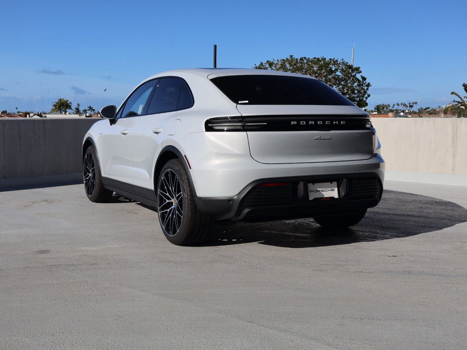 New 2026 Porsche Macan Electric video 3