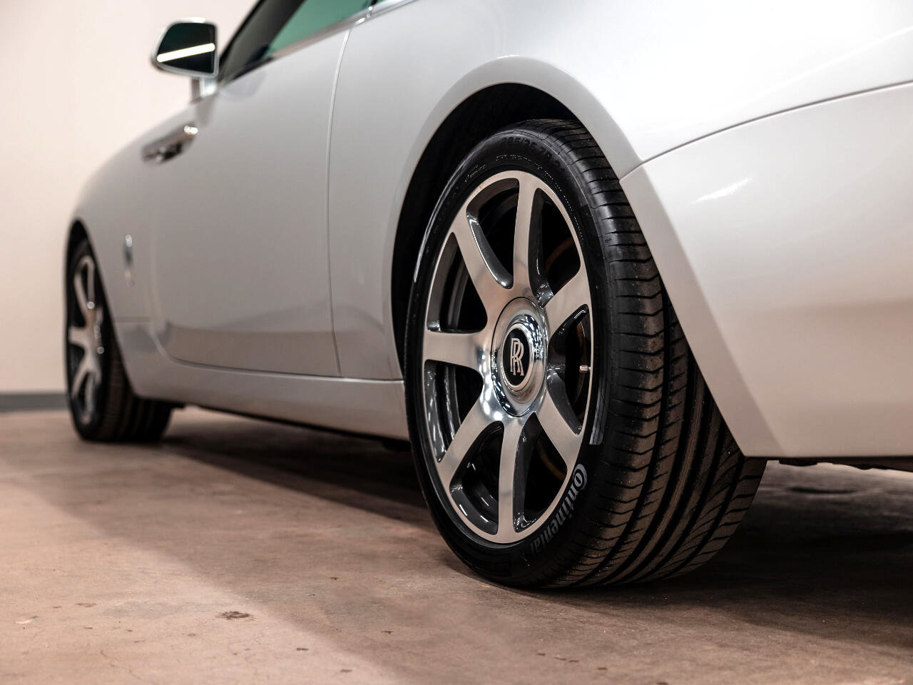 Used 2015 Rolls-Royce Wraith image 29