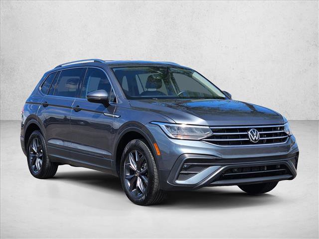 Used 2023 Volkswagen Tiguan SE FWD image 3