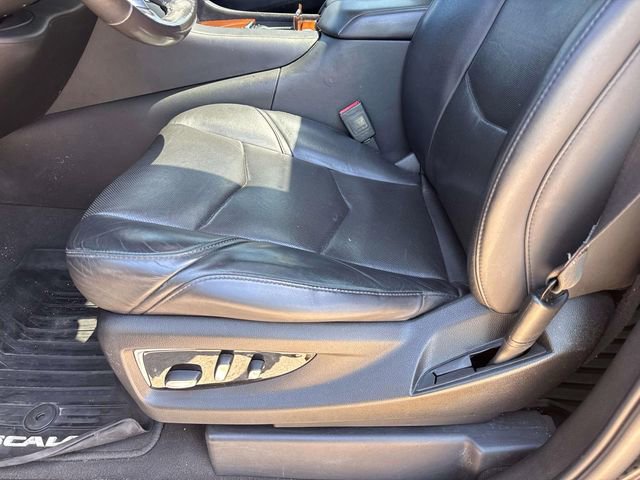 Used 2020 Cadillac Escalade Luxury RWD image 34
