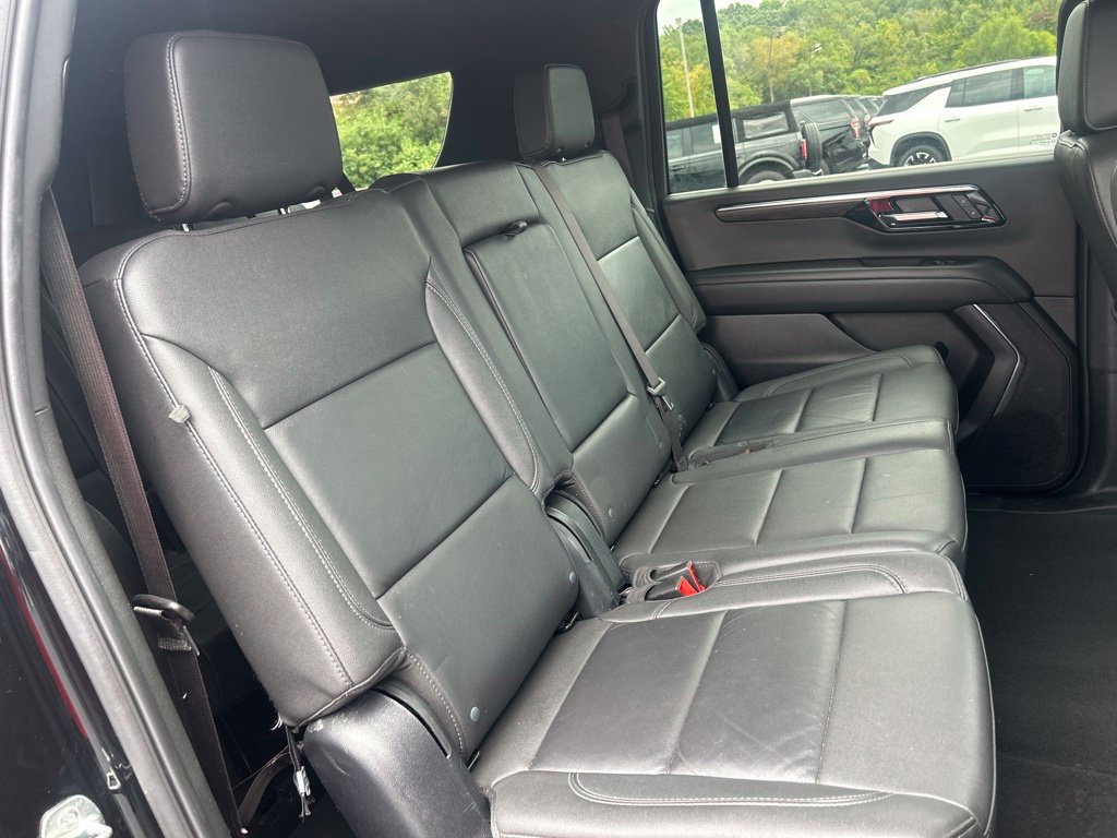 Used 2025 Chevrolet Suburban LT AWD/4WD image 39