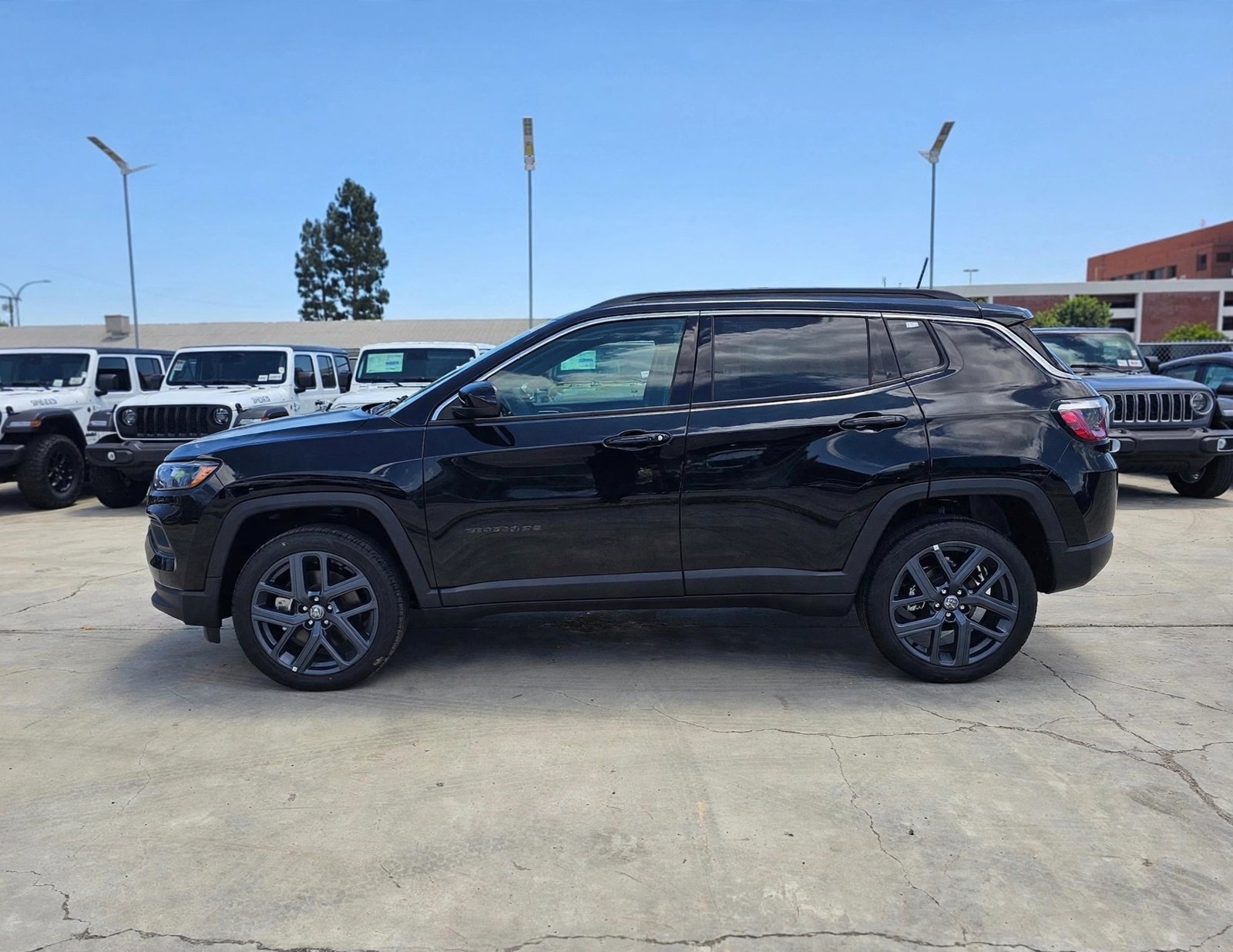 New 2026 Jeep Compass Latitude AWD/4WD image 5