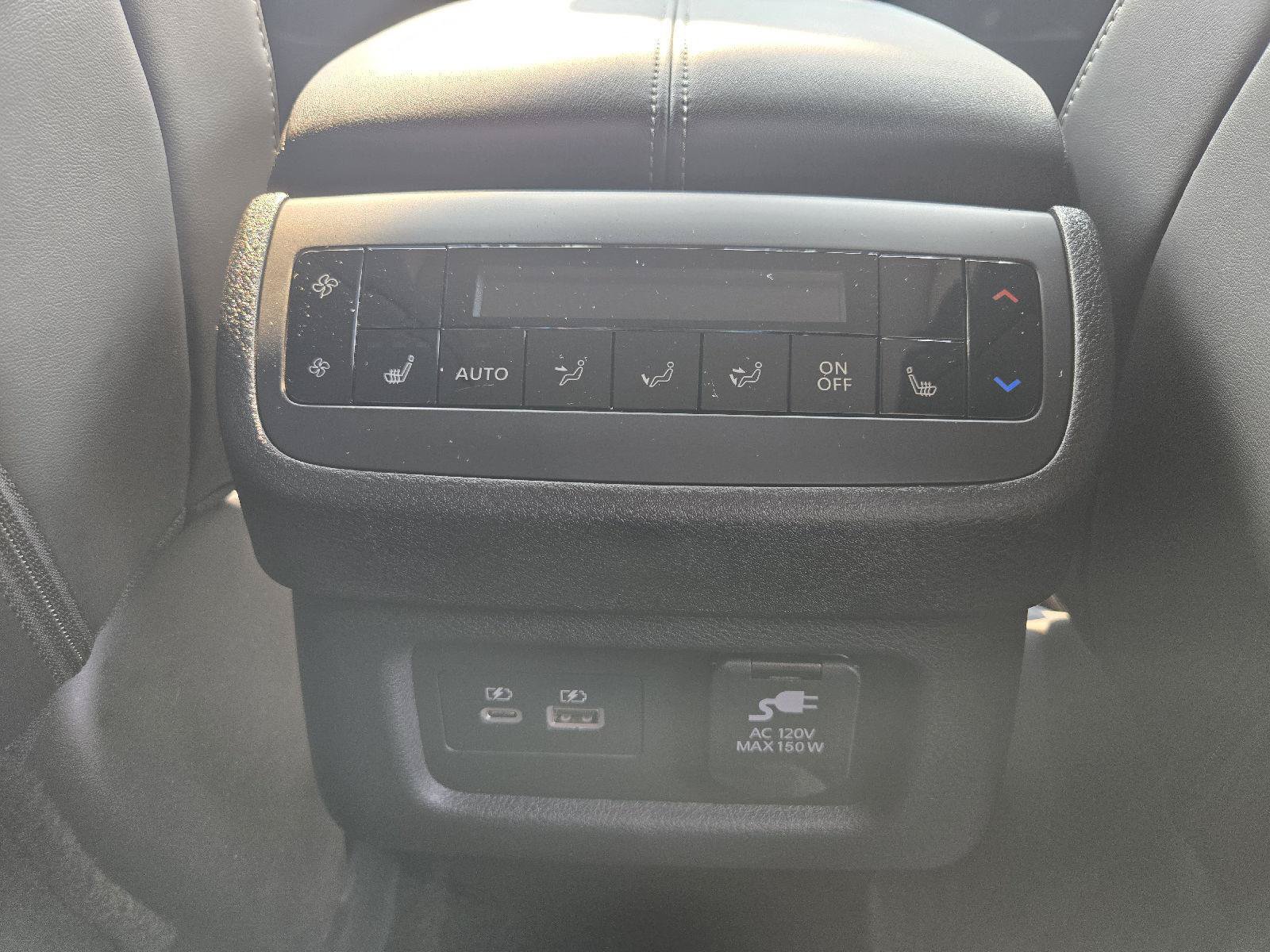 Used 2025 Nissan Pathfinder Platinum AWD/4WD image 30