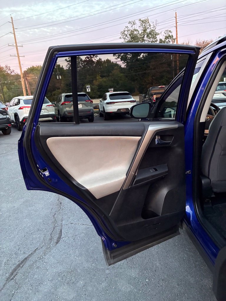 Used 2014 Toyota RAV4 XLE AWD/4WD image 26