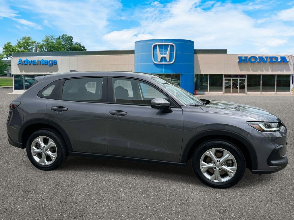 Certified 2023 Honda HR-V LX image 3