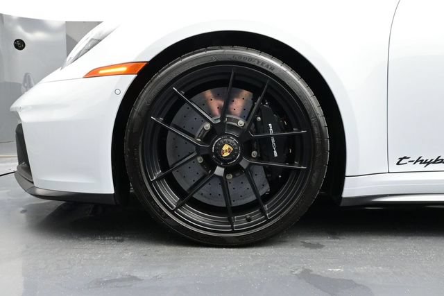 Certified 2026 Porsche 911 Targa 4 GTS AWD/4WD image 6