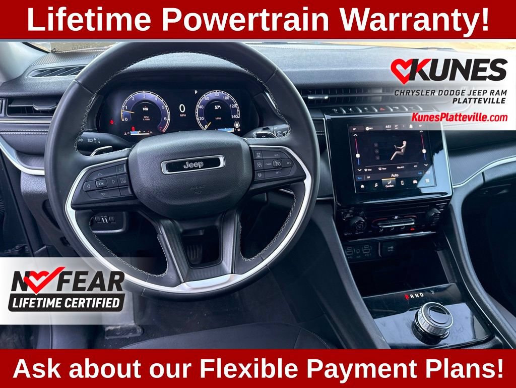 Used 2023 Jeep Grand Cherokee Laredo AWD/4WD image 12