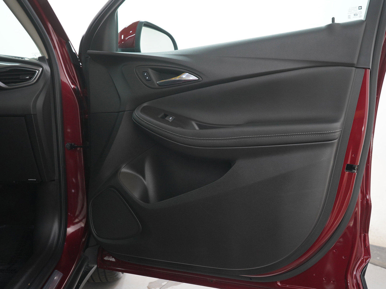 Used 2023 Buick Encore GX Preferred w/ Cold Weather Comfort Package FWD image 9