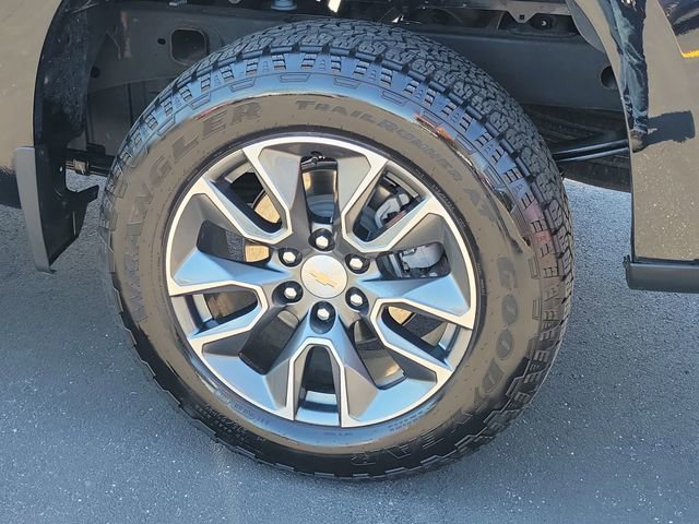 Used 2024 Chevrolet Silverado 1500 LT AWD/4WD image 6