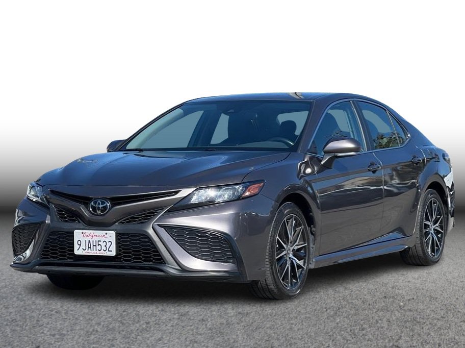 Used 2024 Toyota Camry SE FWD image 1