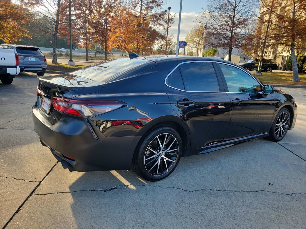 Certified 2022 Toyota Camry SE image 7