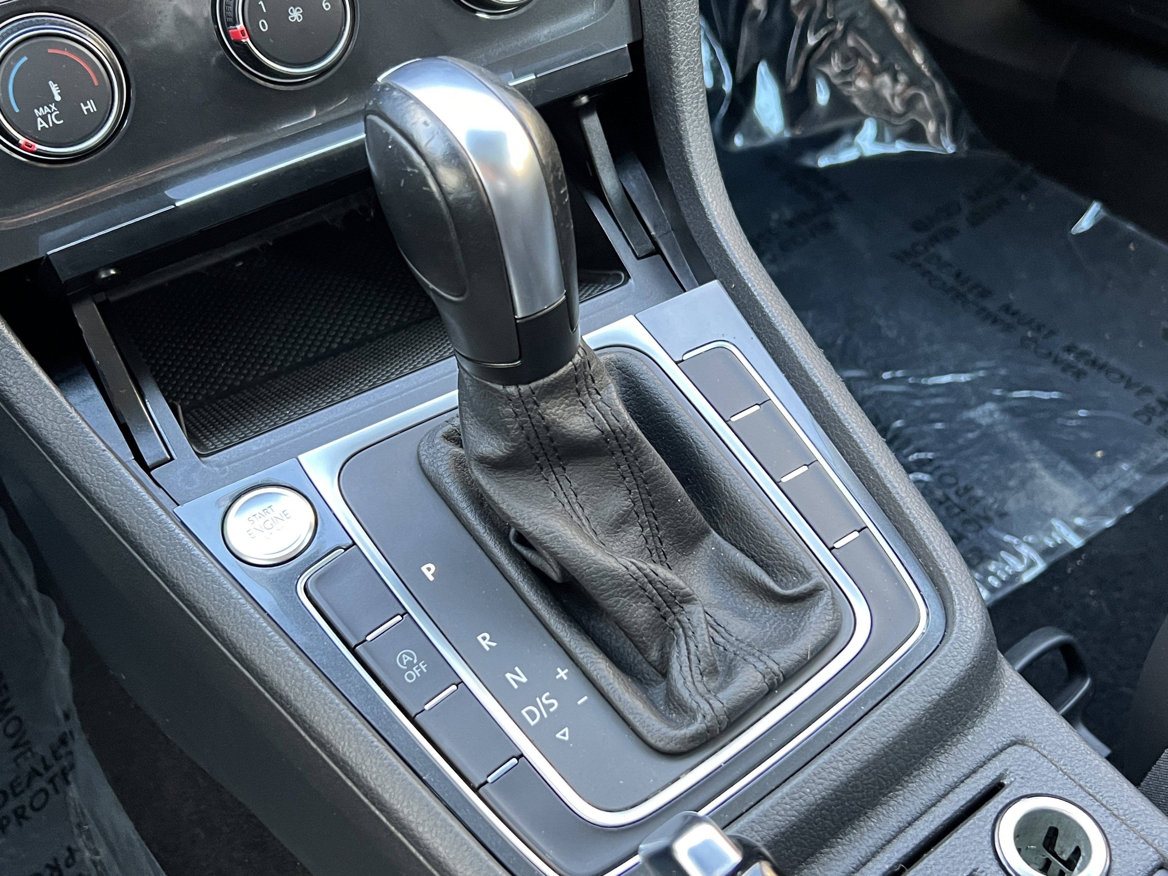 Used 2021 Volkswagen Golf 4-Door image 30