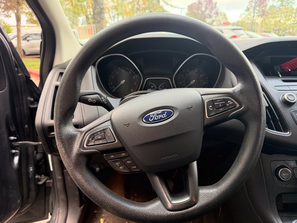 Used 2017 Ford Focus SE FWD image 16