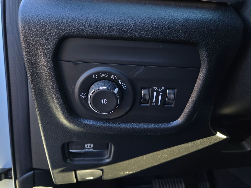 New 2025 Jeep Grand Cherokee Limited image 11