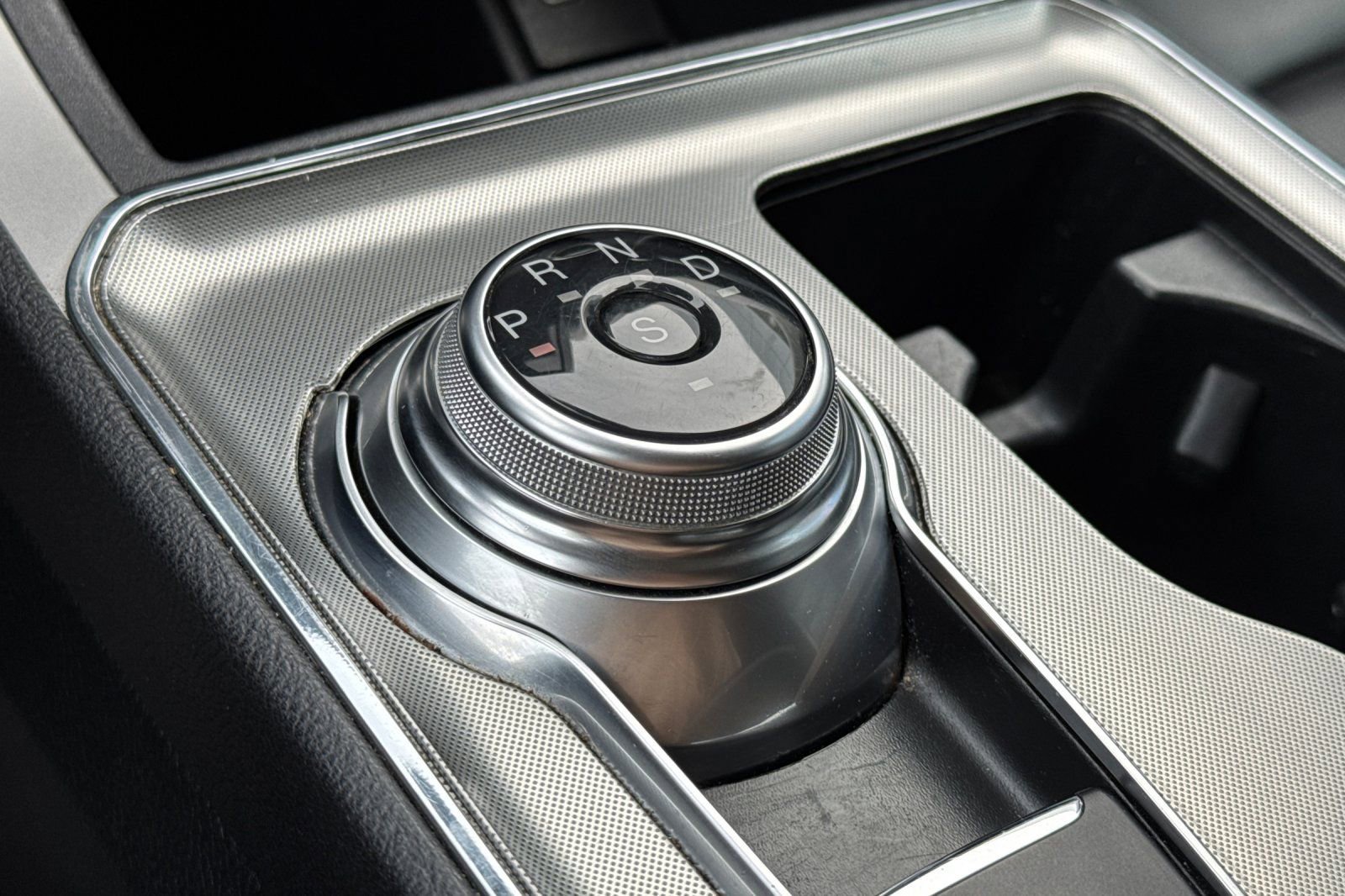 Used 2022 Ford Edge SEL image 23