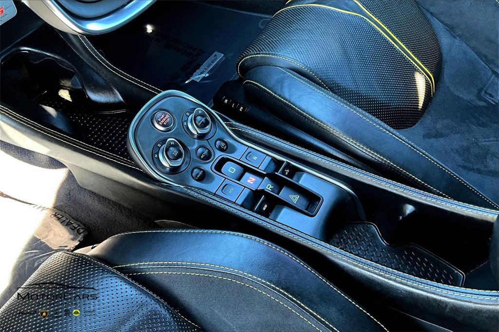 Used 2018 McLaren 570S Spider image 15