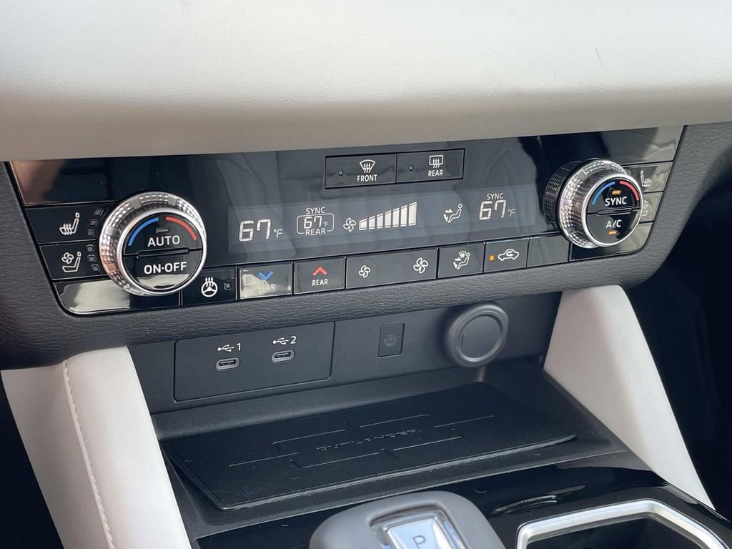 New 2025 Mitsubishi Outlander SEL image 29