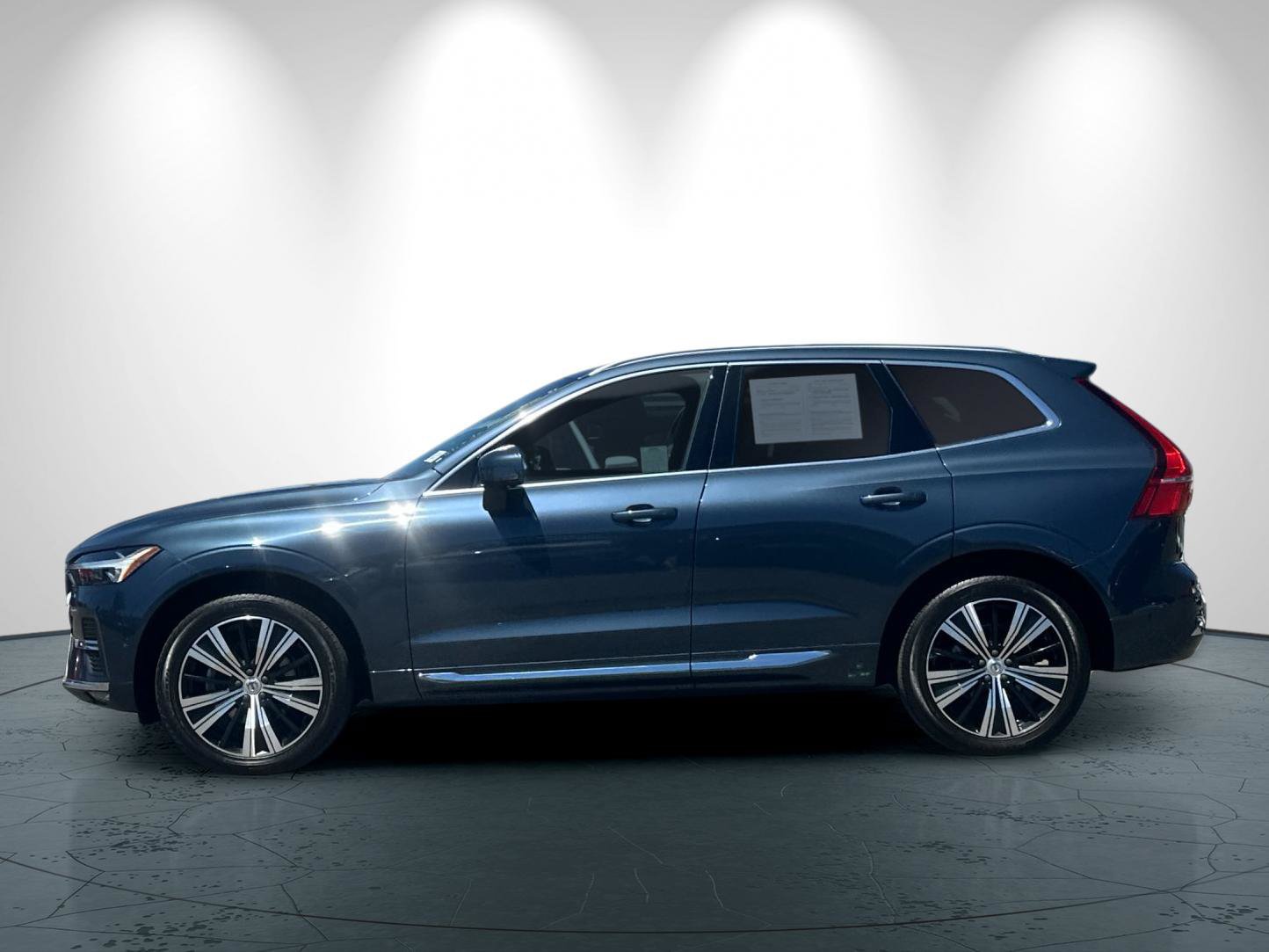 Used 2022 Volvo XC60 B5 Inscription w/ Advanced Package AWD/4WD image 7