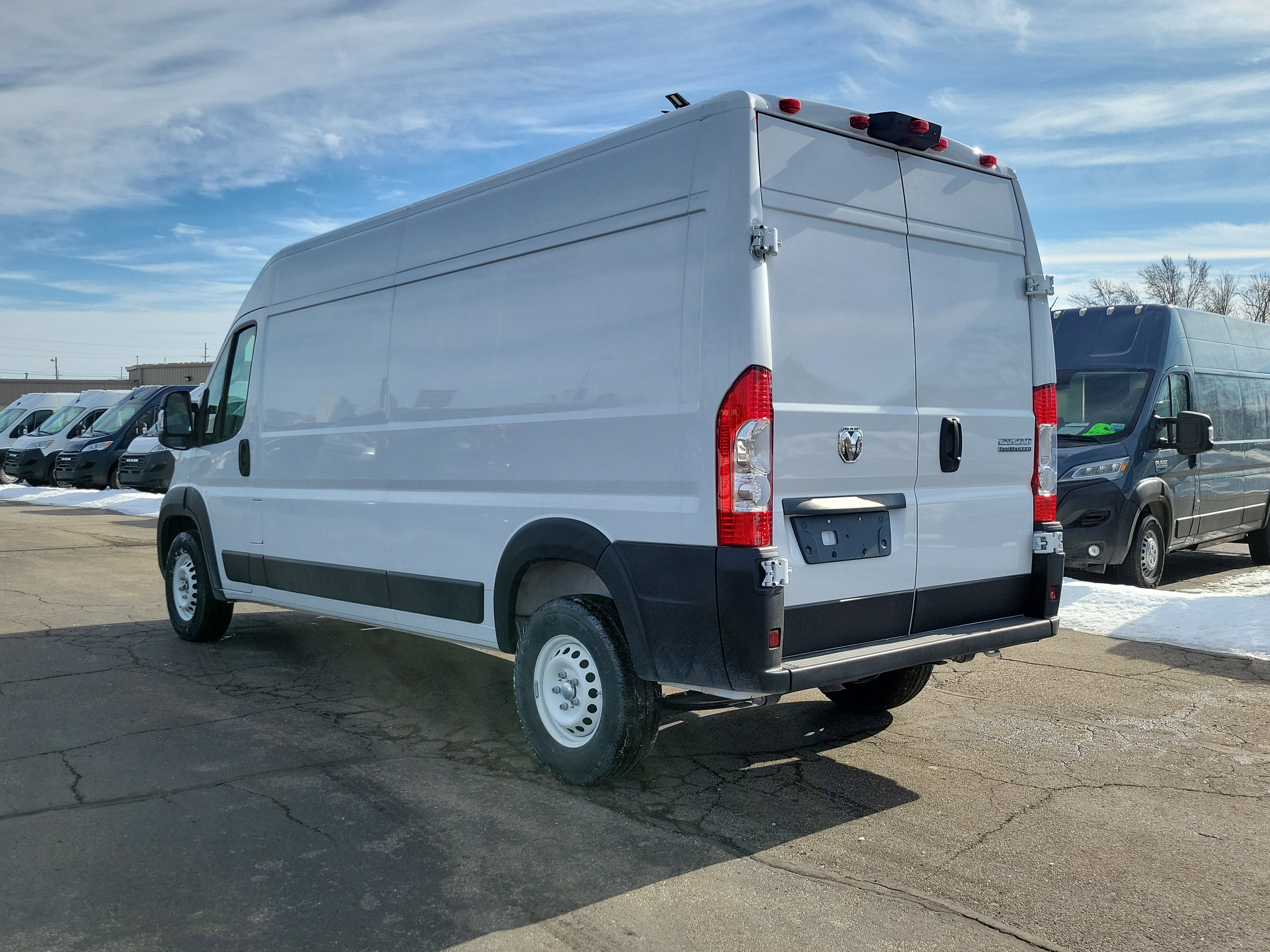 Used 2025 RAM ProMaster 1500 w/ Convenience Group image 3