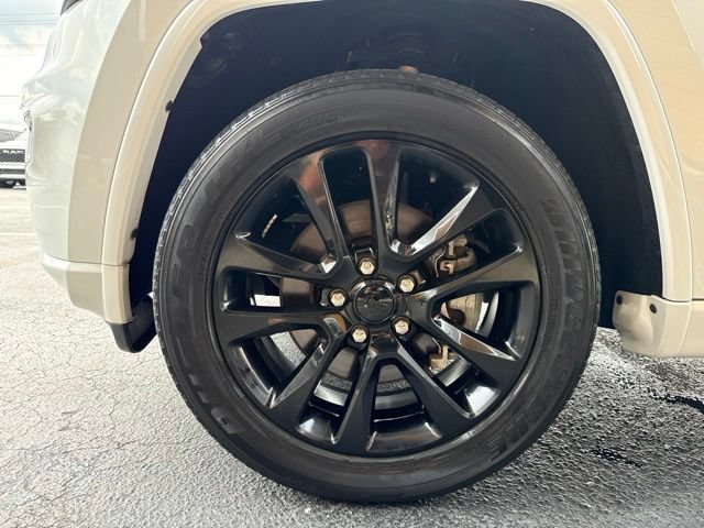 Used 2021 Jeep Grand Cherokee Laredo X AWD/4WD image 5