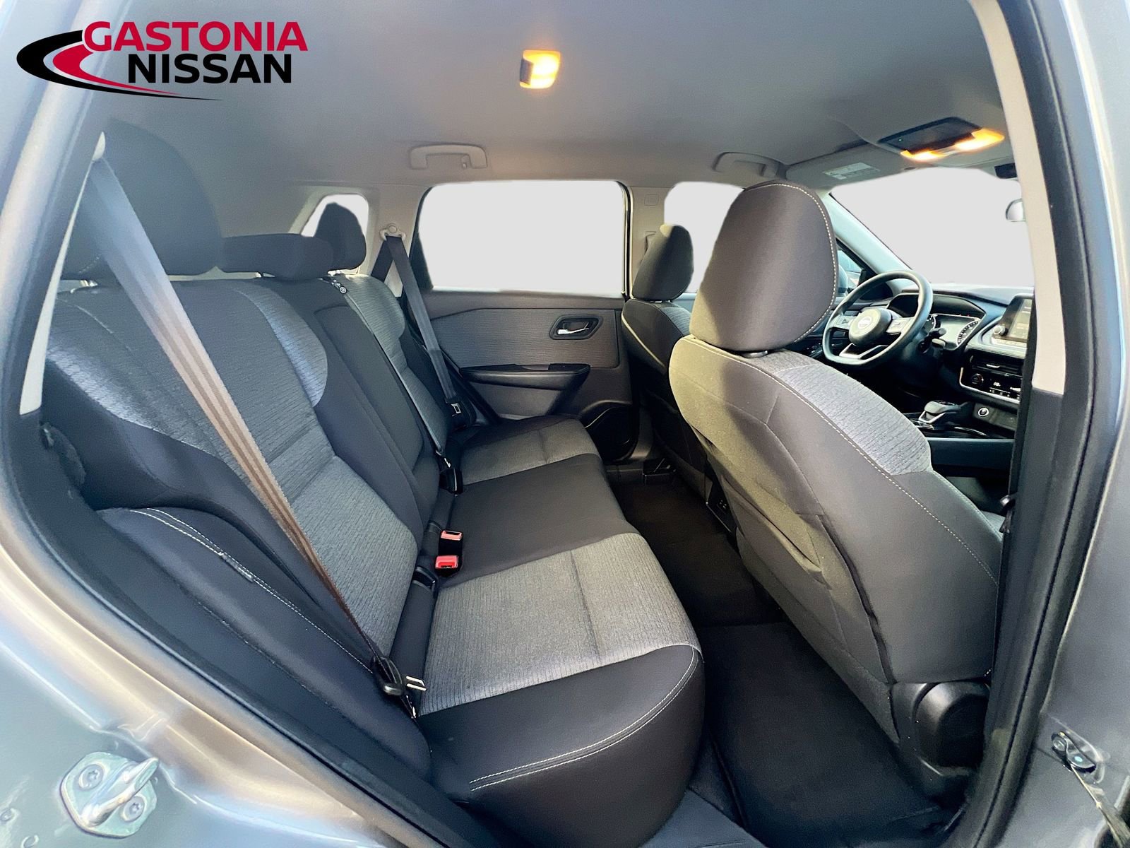 Used 2021 Nissan Rogue SV image 35