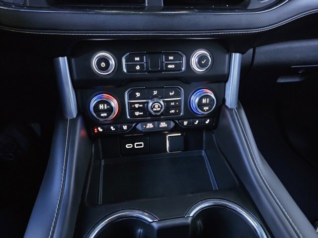 Used 2023 GMC Yukon XL SLT w/ SLT Luxury Package image 30