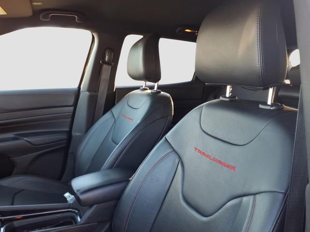 Used 2025 Jeep Compass Trailhawk w/ Trailhawk Elite Group image 18