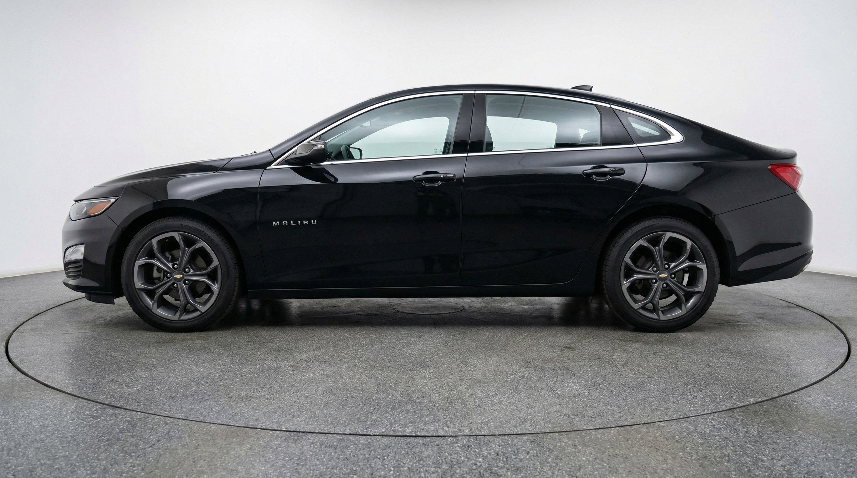 Used 2023 Chevrolet Malibu LT w/ Driver Confidence Package image 5