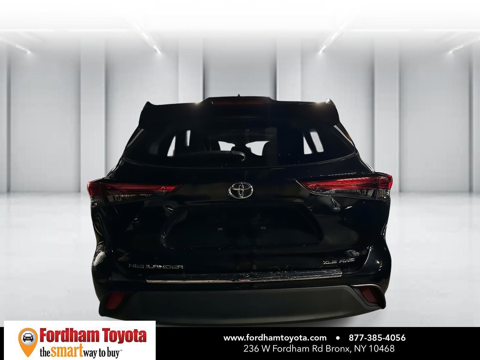 Used 2023 Toyota Highlander XLE image 4