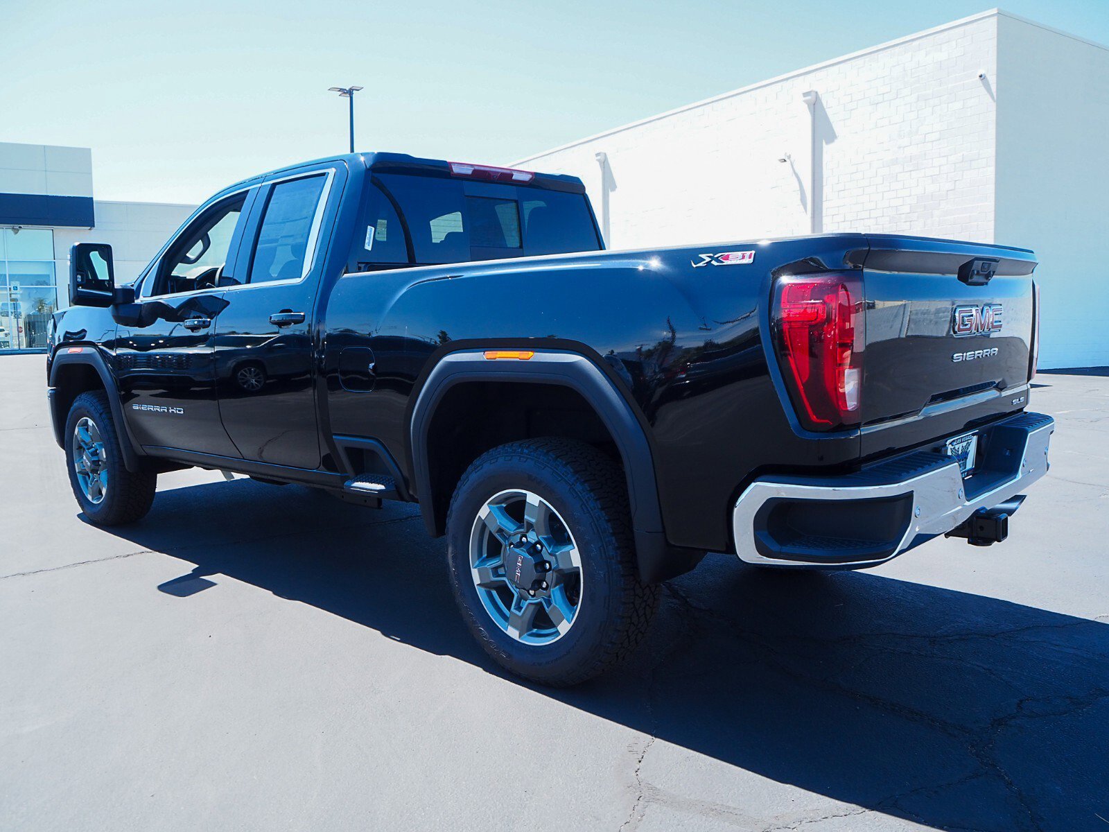 New 2025 GMC Sierra 2500 SLE w/ SLE Value Package; image 3