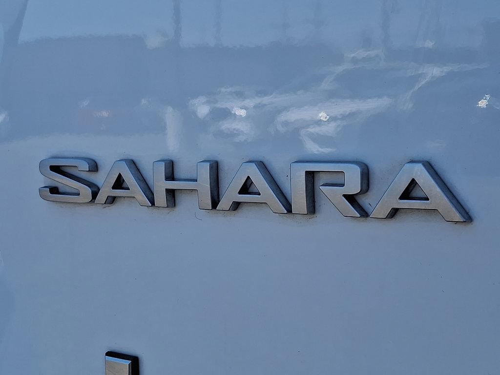 Used 2024 Jeep Wrangler Unlimited Sahara w/ Technology Group AWD/4WD image 30