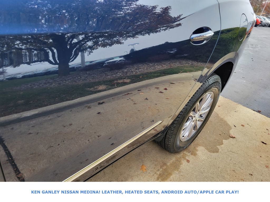 Used 2023 Buick Enclave Essence image 12