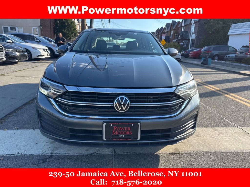 Used 2022 Volkswagen Jetta SE image 8