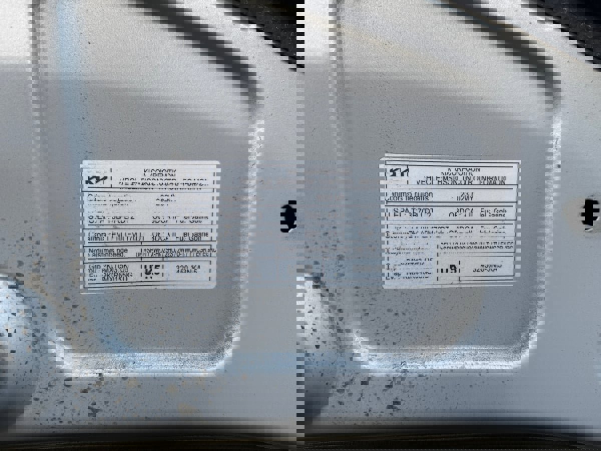 Used 2023 Kia Carnival LX image 19