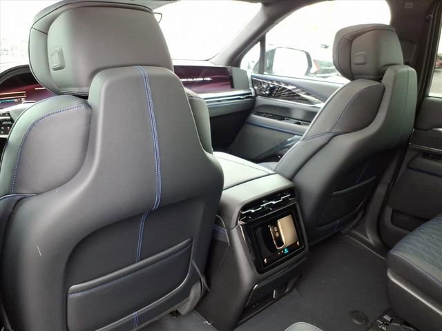 New 2026 Cadillac Escalade IQL Sport 1 w/ LPO, ONYX Package AWD/4WD image 14