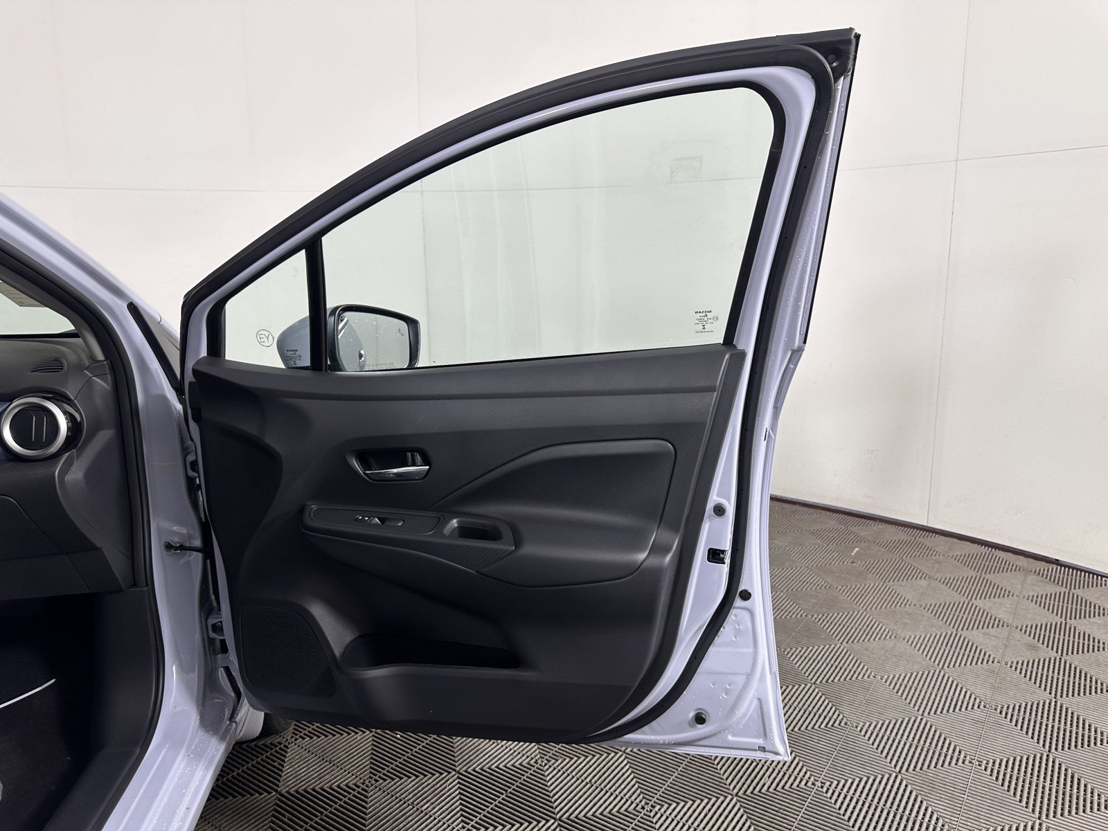 New 2025 Nissan Versa SV w/ Trunk Package FWD image 37
