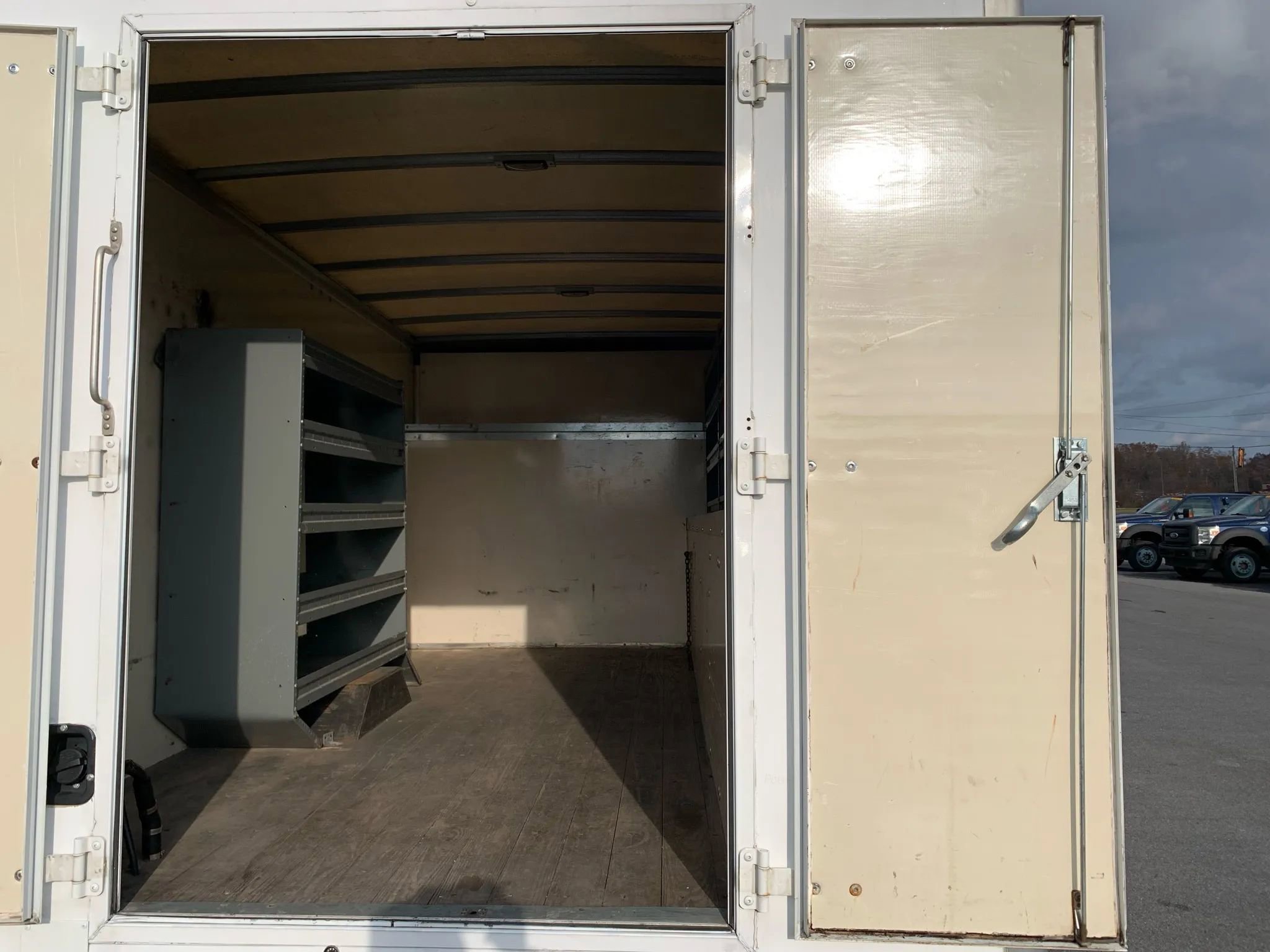 Used 2013 Ford E-450 and Econoline 450 Super Duty w/ PWR Locks & Windows Group RWD image 27