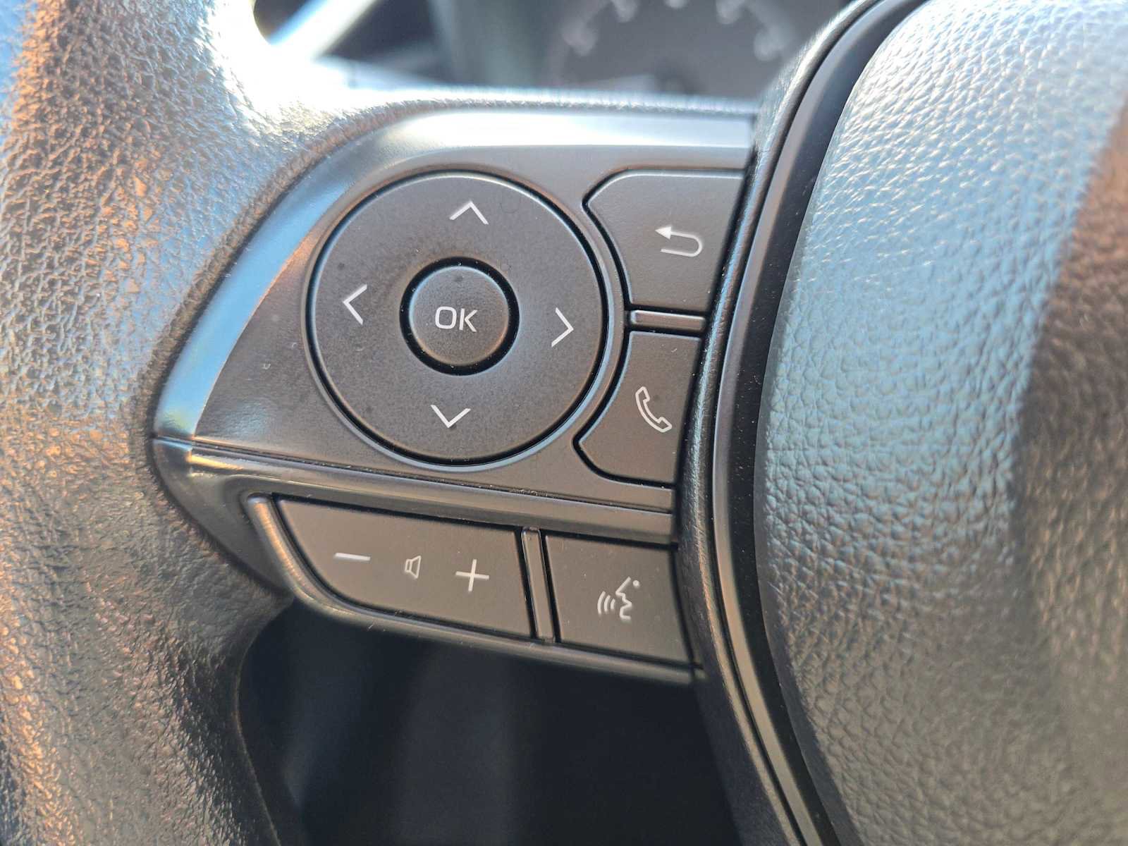 Certified 2025 Toyota Corolla LE image 31