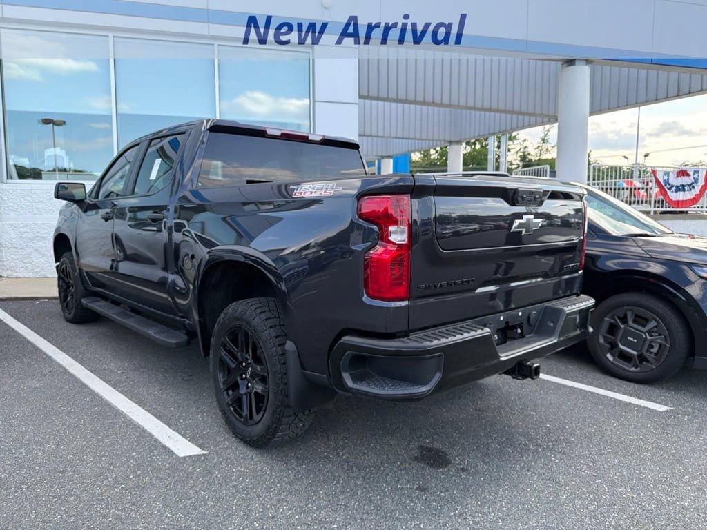 Used 2024 Chevrolet Silverado 1500 Custom Trail Boss w/ LPO, Dark Essentials Package AWD/4WD image 11