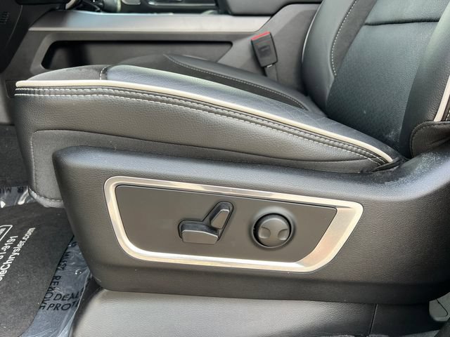 Used 2025 RAM 1500 Laramie w/ Advanced Safety Group II AWD/4WD image 14