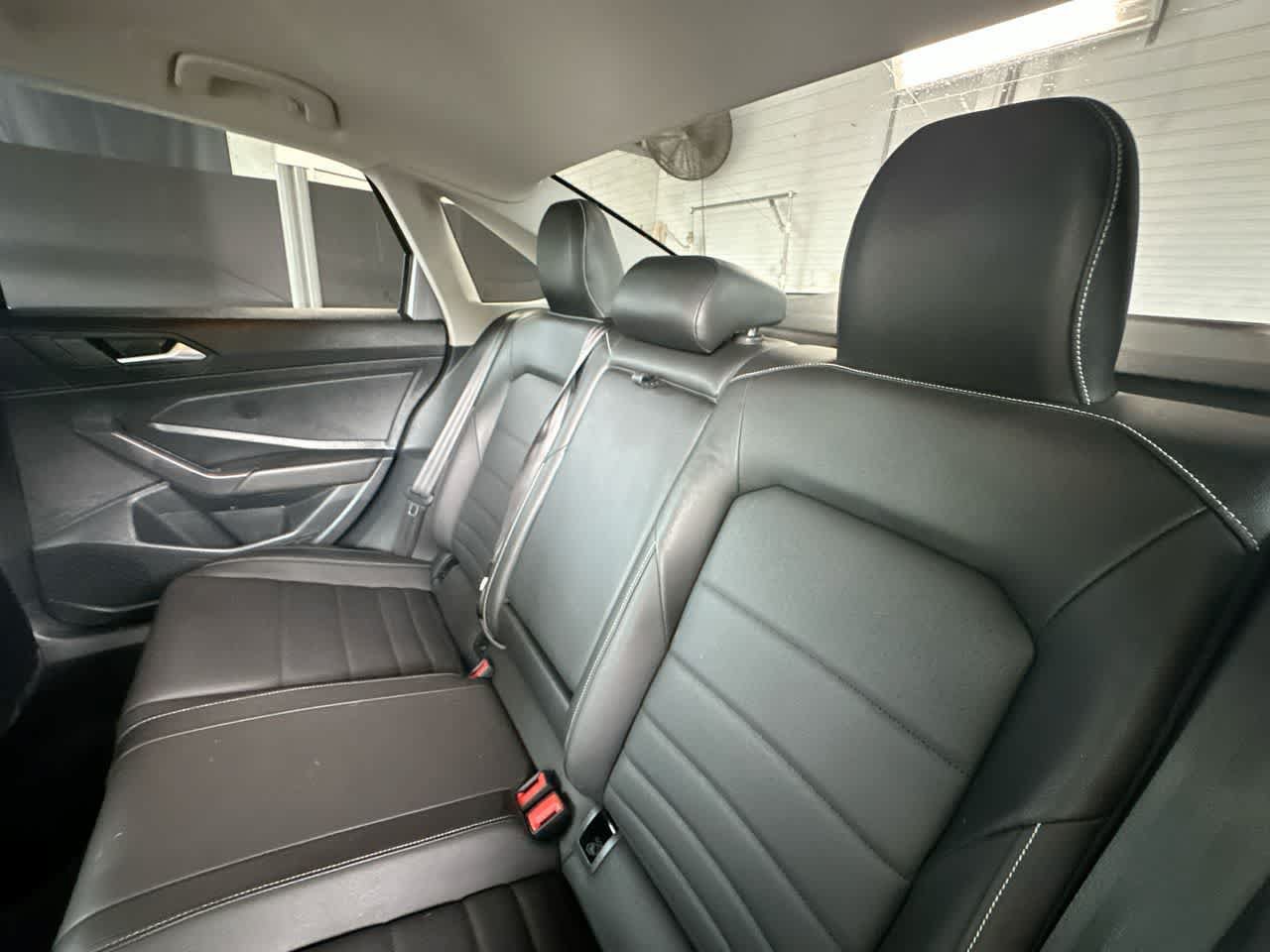 Used 2022 Volkswagen Jetta SE w/ Panoramic Sunroof Package FWD image 22