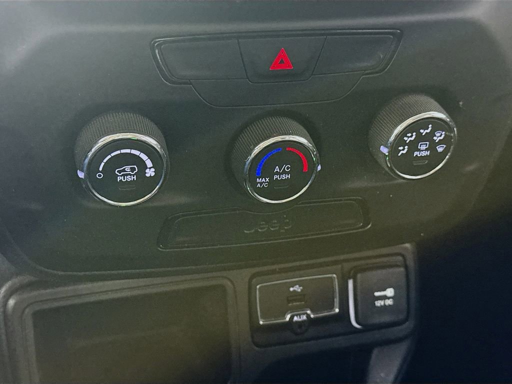 Used 2018 Jeep Renegade Sport w/ Power & Air Group image 17