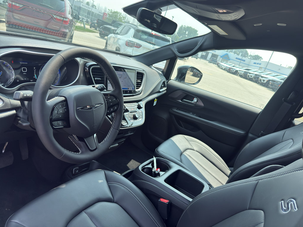 New 2026 Chrysler Pacifica Select w/ S Appearance Package FWD image 26