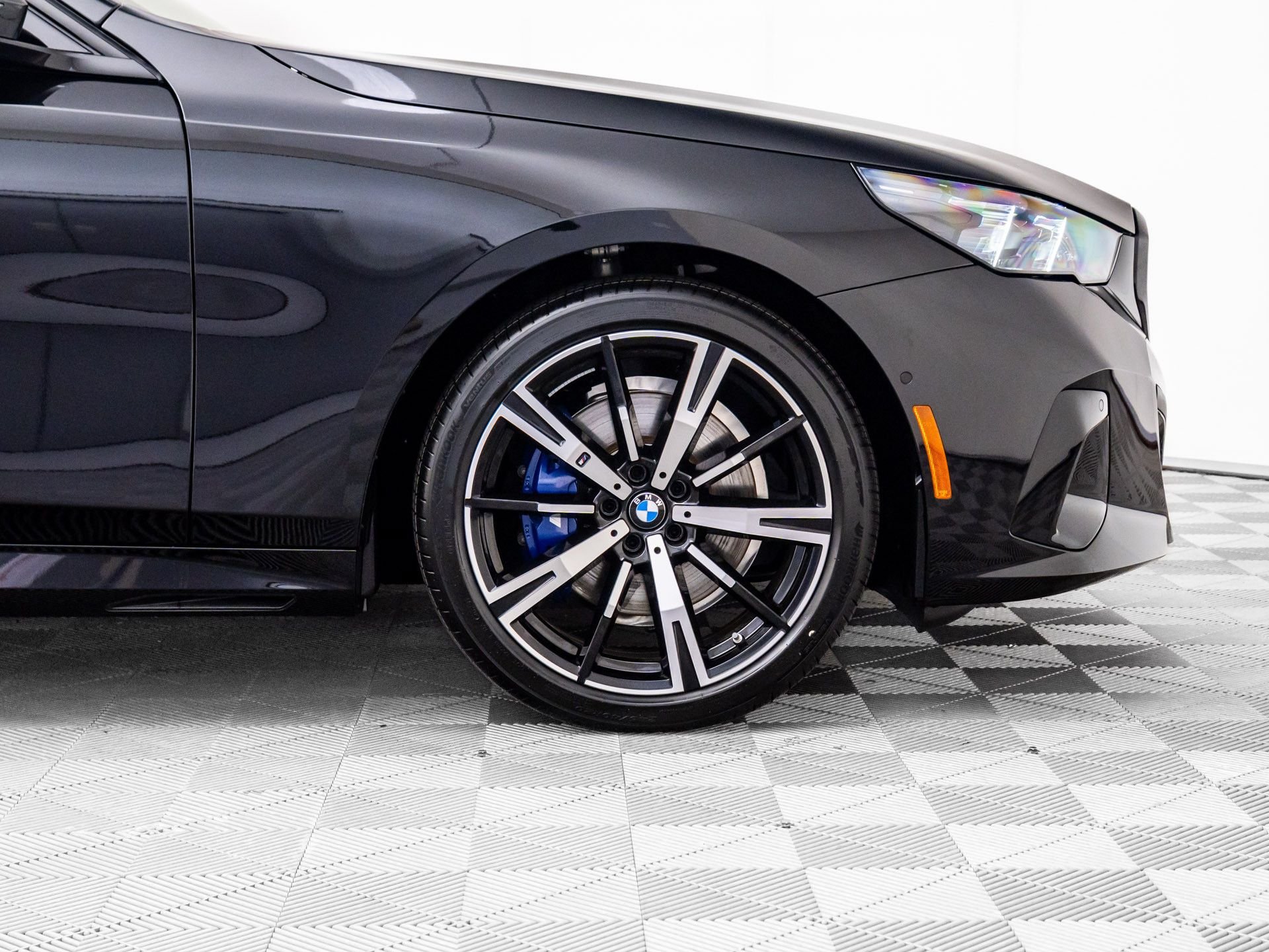 New 2026 BMW 530i xDrive AWD/4WD image 32